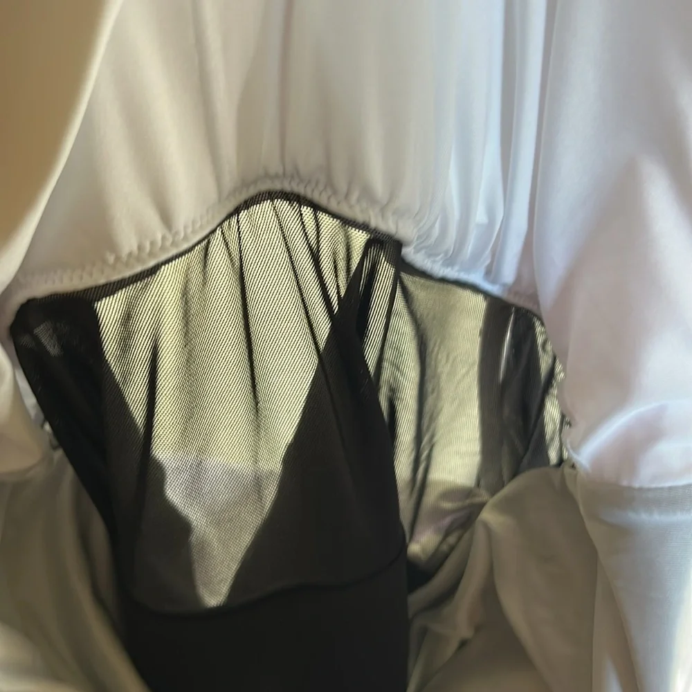 CUPSHE ASYMMETRICAL BLACK WHITE TUMMY CONTOURING ONE PEICE MESH MIDDLE SZ XL